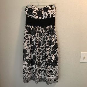 White House Black Market Strapless Women’s Dress